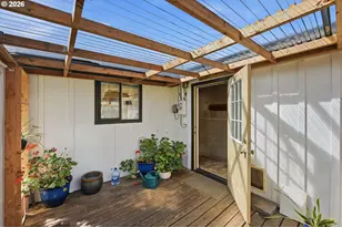 1621 Grant St, North Bend, OR 97459 - Photo 27