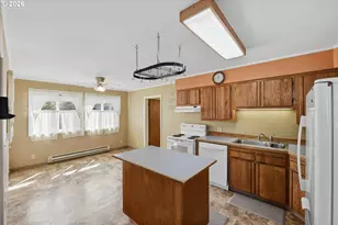 1621 Grant St, North Bend, OR 97459 - Photo 7