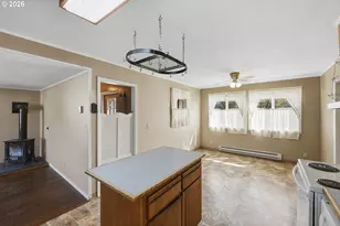 1621 Grant St, North Bend, OR 97459 - Photo 25