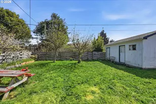 1621 Grant St, North Bend, OR 97459 - Photo 29