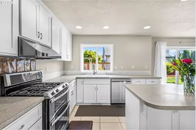 762 Burgundy Ave NE, Keizer, OR 97303 - Photo 9