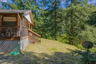 2403 Spruce St, Myrtle Point, OR 97458 - Photo 5