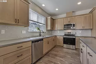 3382 SE Brookwood Ave, Hillsboro, OR 97123 - Photo 15