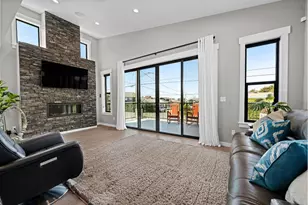 2887 S Hemlock St, Cannon Beach, OR 97110 - Photo 3