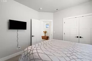 623 W 10th St, La Center, WA 98629 - Photo 31