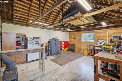 29259 Clear Lake Rd, Eugene, OR 97402 - Photo 35