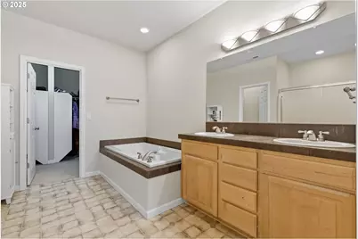 15900 SW Snowy Owl Ln, Beaverton, OR 97007 - Photo 21