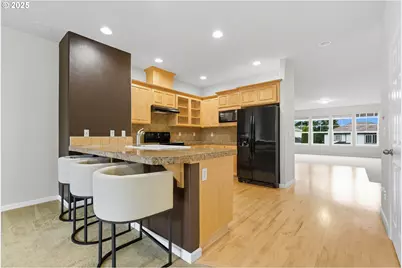 15900 SW Snowy Owl Ln, Beaverton, OR 97007 - Photo 7
