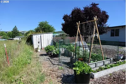 199 Rex St, Roseburg, OR 97471 - Photo 35