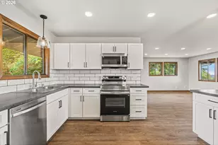 816 Si Town Rd, Castle Rock, WA 98611 - Photo 9