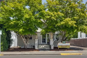 319 NE 5th St, McMinnville, OR 97128 - Photo 1