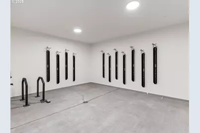 10985 E Burnside St #15, Portland, OR 97216 - Photo 9