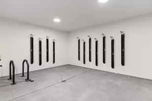 10985 E Burnside St, Portland, OR 97216 - Photo 9