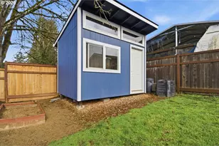 390 SW Ash St, Willamina, OR 97396 - Photo 5