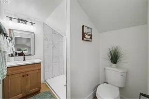 2175 Princeton Dr, Eugene, OR 97405 - Photo 33