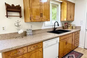 345 E Rosewood Ave, Eugene, OR 97404 - Photo 13