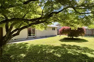 345 E Rosewood Ave, Eugene, OR 97404 - Photo 27