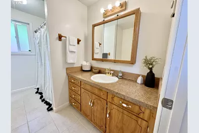 345 E Rosewood Ave, Eugene, OR 97404 - Photo 25