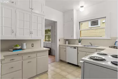 1815 NE Wasco St, Portland, OR 97232 - Photo 13