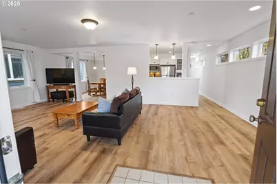265 23rd St, Astoria, OR 97103 - Photo 5