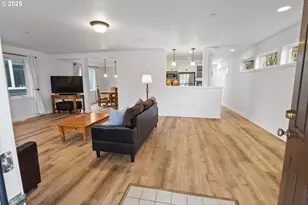 265 23rd St, Astoria, OR 97103 - Photo 5