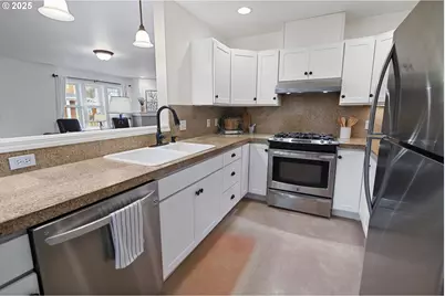 265 23rd St, Astoria, OR 97103 - Photo 13