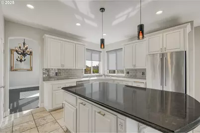 4907 NW Highpoint Dr, Camas, WA 98607 - Photo 11