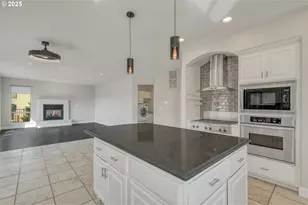 4907 NW Highpoint Dr, Camas, WA 98607 - Photo 13