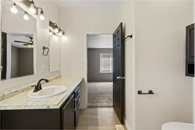 8367 N Umpqua Hwy, Roseburg, OR 97470 - Photo 19