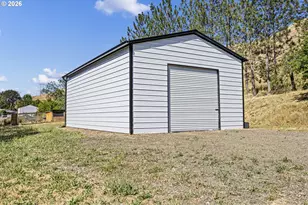 8367 N Umpqua Hwy, Roseburg, OR 97470 - Photo 39