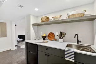 7618 SE Clay St, Portland, OR 97215 - Photo 33