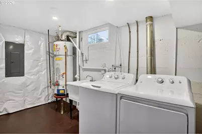 7618 SE Clay St, Portland, OR 97215 - Photo 43