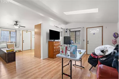 10815 SE Bush St, Portland, OR 97266 - Photo 9