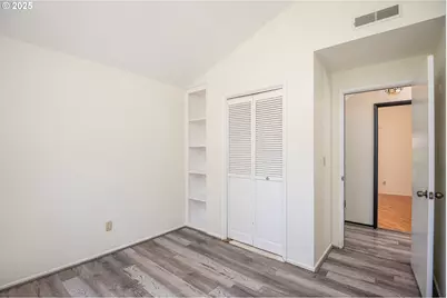 595 S 68th Pl, Springfield, OR 97478 - Photo 15