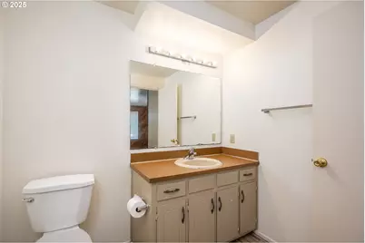 595 S 68th Pl, Springfield, OR 97478 - Photo 25