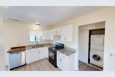 533 Art St, Brookings, OR 97415 - Photo 15