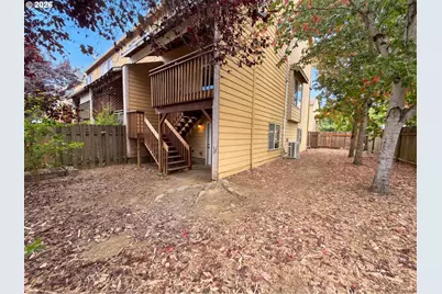 12103 SE Harold St, Portland, OR 97266 - Photo 13
