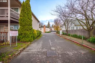 14937 SE Stark St, Portland, OR 97233 - Photo 13