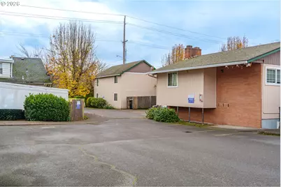 14937 SE Stark St, Portland, OR 97233 - Photo 9