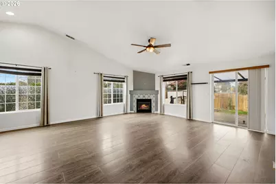 1121 Dahlia St, Woodburn, OR 97071 - Photo 3