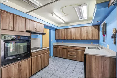 3739 Columbia Heights Rd, Longview, WA 98632 - Photo 9