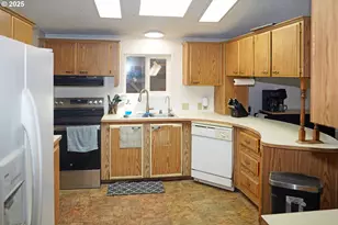 13620 SW Beef Bend Rd, Portland, OR 97224 - Photo 11