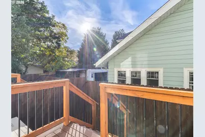 2092 N Watts St, Portland, OR 97217 - Photo 11