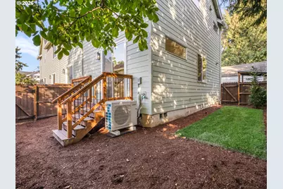 2092 N Watts St, Portland, OR 97217 - Photo 33