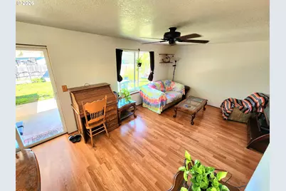 274 Georginna Dr, Roseburg, OR 97471 - Photo 3