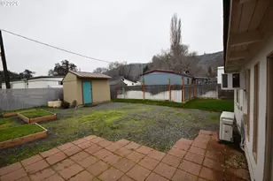 918 Snipes St, The Dalles, OR 97058 - Photo 35