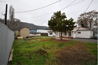 918 Snipes St, The Dalles, OR 97058 - Photo 39