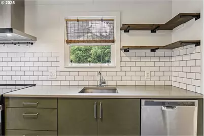 1248 N Watts St, Portland, OR 97217 - Photo 11