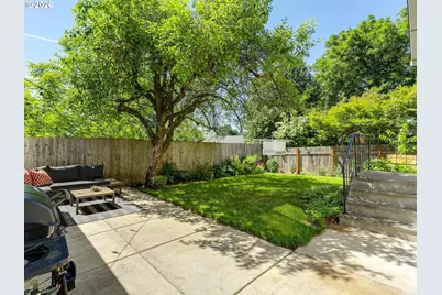 131 SE 74th Ave, Portland, OR 97215 - Photo 25