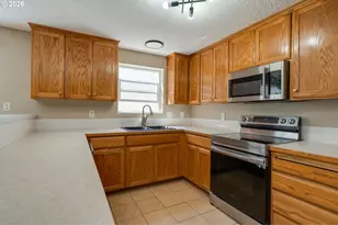 19790 SW Yocom Ln, Beaverton, OR 97007 - Photo 13